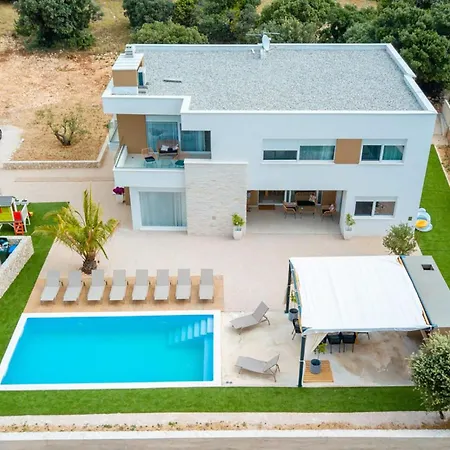 Pet Friendly In * Mandre